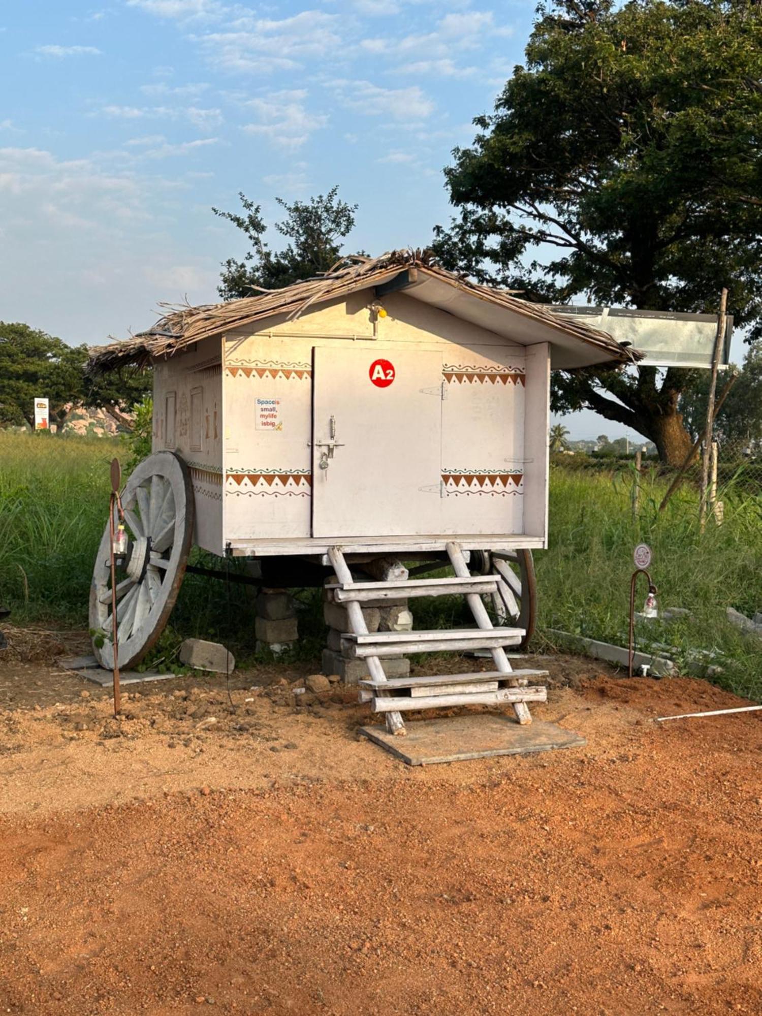 The Gravity Cafe -A Unit Of Staychillhampi Extérieur photo