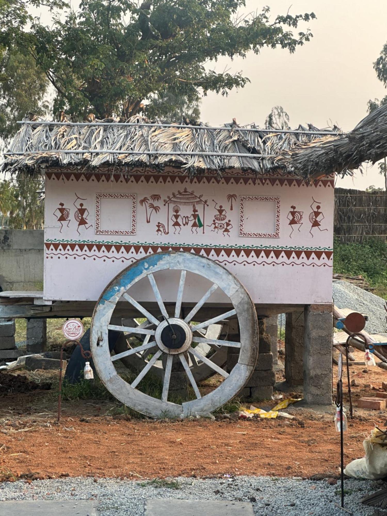 The Gravity Cafe -A Unit Of Staychillhampi Extérieur photo